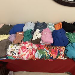 Women’s Mixed Clothing Lot(80)Pcs.Size Medium Pants Dresses Shorts Blouses Sweaters Blazers Casual/Dressy
