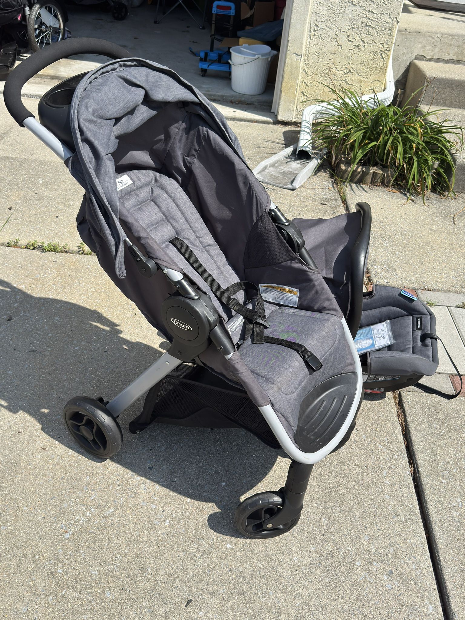 Graco FastAction SE 2.0 Travel System  (Brand New)