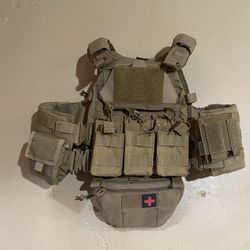 Coyote Plate Carrier *NO B*LLISTIC PLATES INCLUDED*