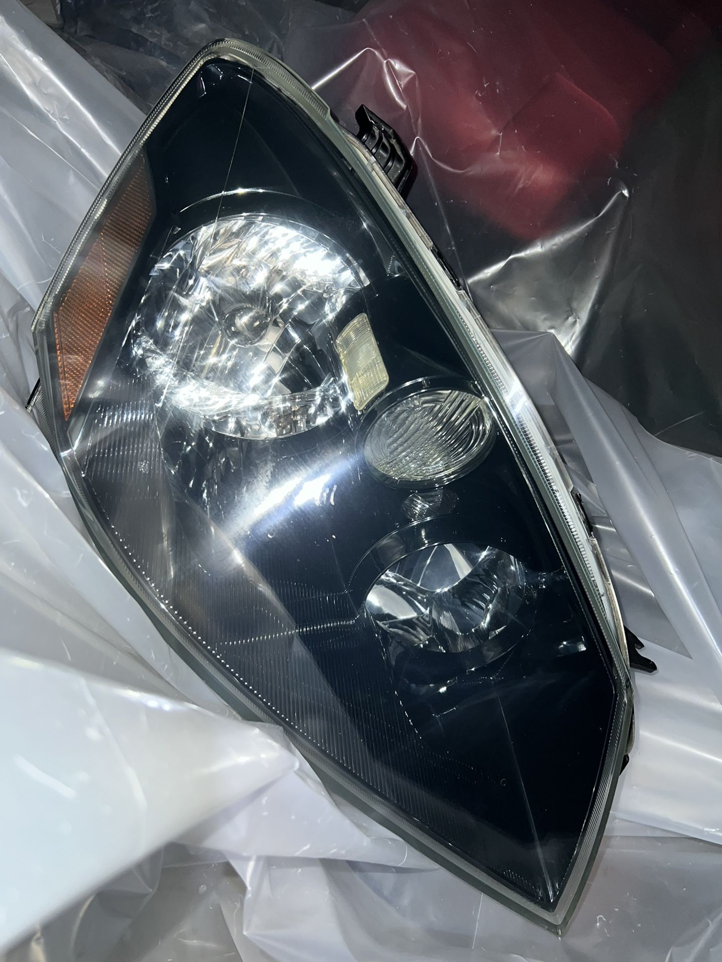 ‘02-‘06 Nissan Altima Headlights(PAIR)