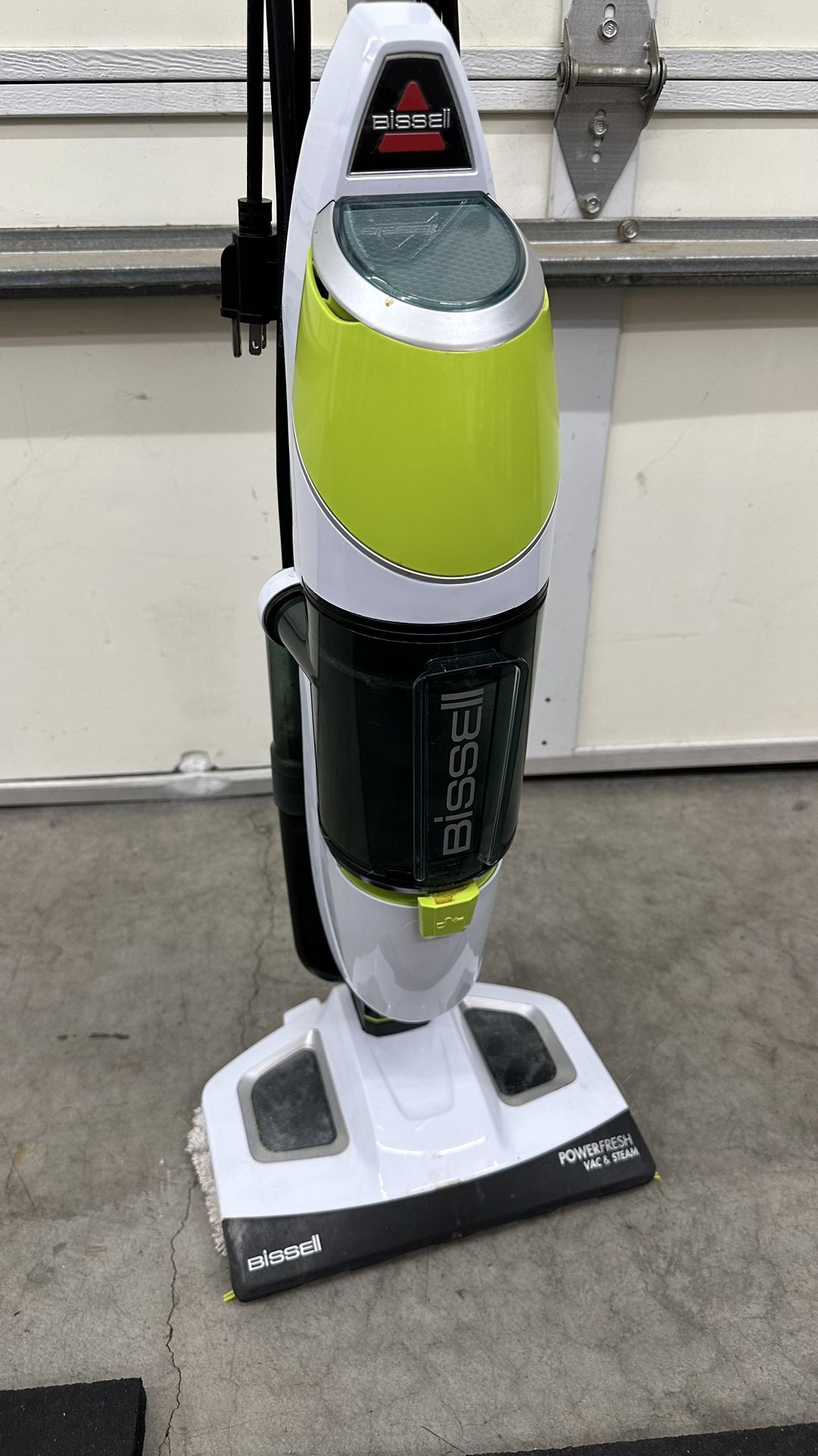 Bissell, 2747A PowerFresh Vac & Steam AllinOne Vacuum and Steam Mop