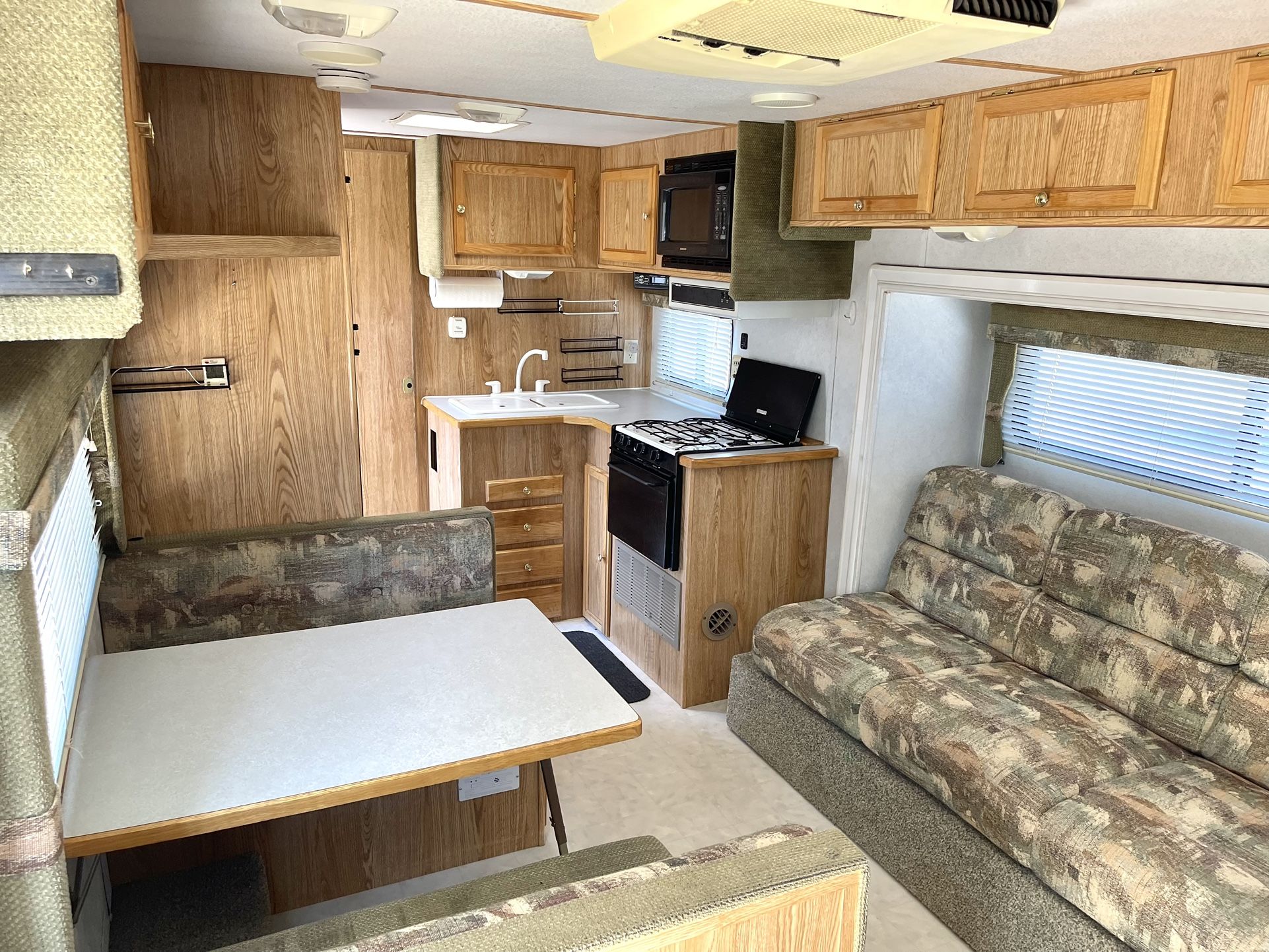2004 Travel trailer 23 feet for Sale in Las Vegas, NV - OfferUp