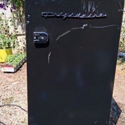 Frigidaire Mini Firdge