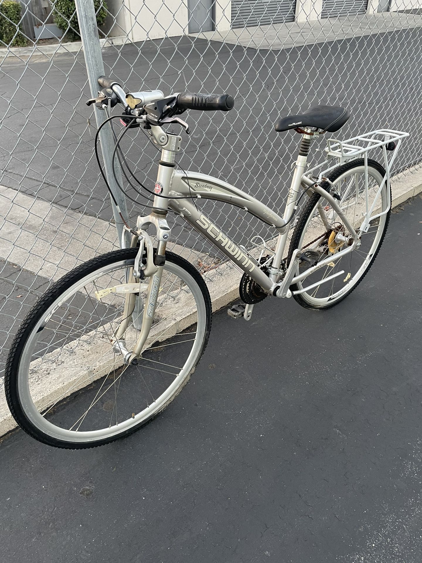 Schwinn Hybrid 26”