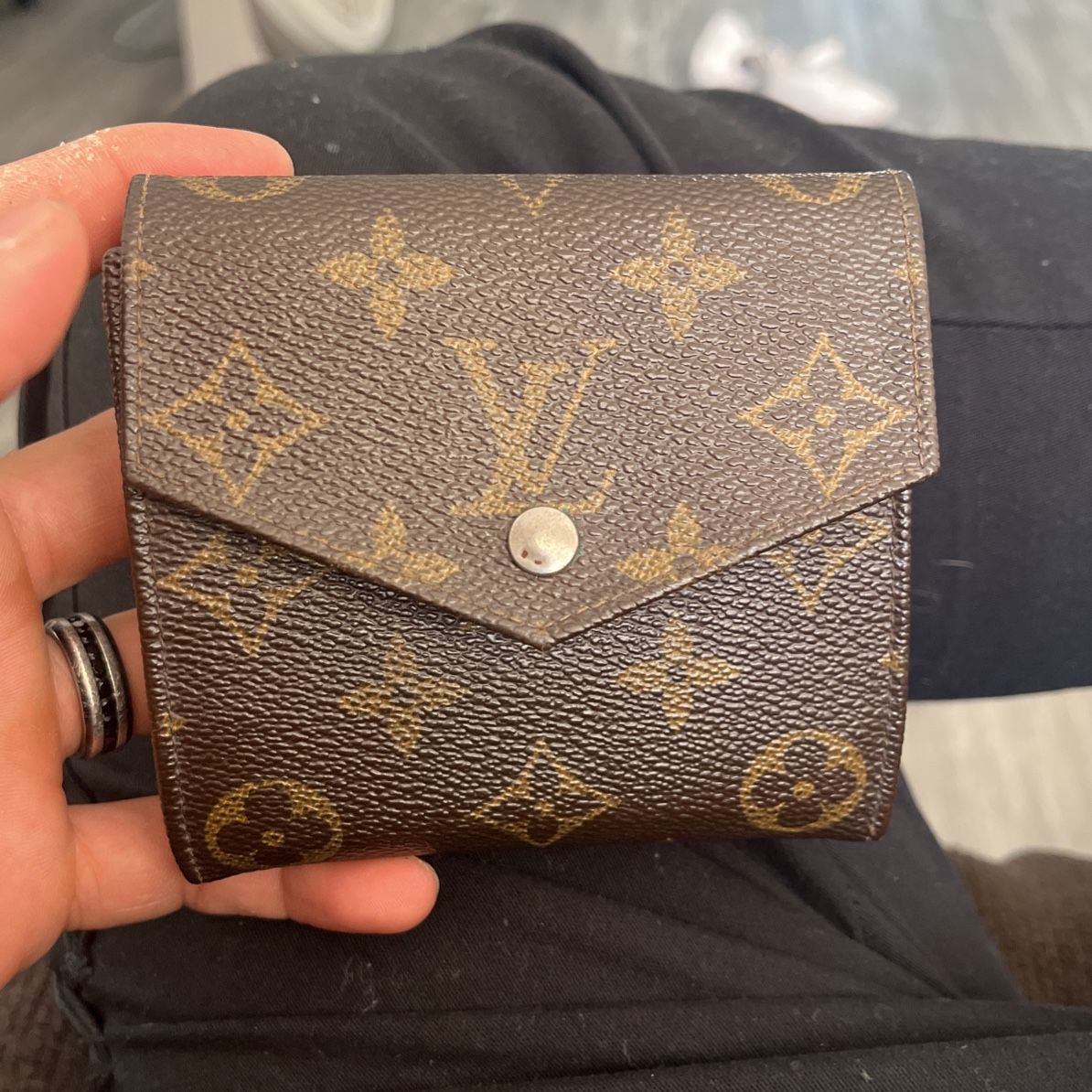 Louis Vuitton monogram Elise Wallet for Sale in Rancho Cucamonga, CA -  OfferUp
