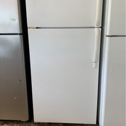 Frigidaire Refrigerator White Excellent  .  Warranty  . Delivery Available . 2203 Fowler St. 33901