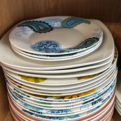 All Kind Of Plates And Bowls 