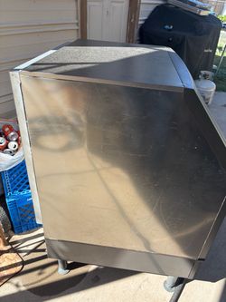 Commercial Ice Machine