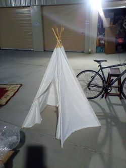 Tee-pee (Indoor/Outdoor) white canvas