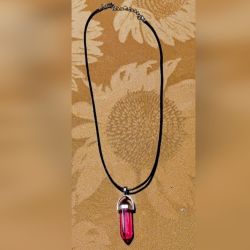 1x Necklace Quartz Chakra Crystal Natural Healing Point Gemstone Pendant - Ruby Red 