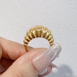 Gold Chunky Shell Ring 