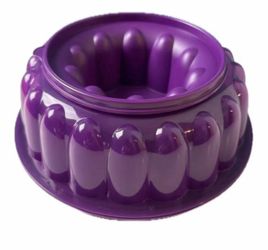 Tupperware Jello Mold Ring, 6-Cup Capacity in Purple Plum
