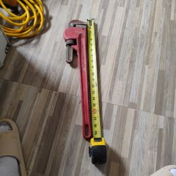 Great Neck Pipe Wrench 24inch