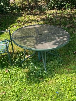 Outdoor table and chairs
