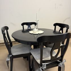 New 5-Piece Dining room table