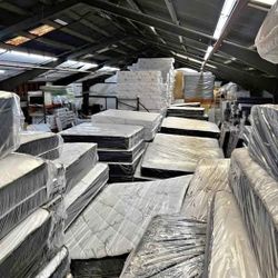 Closing down sale💚 on mattresses !! Everything must go ASAP !! Free delivery Inbox for Price