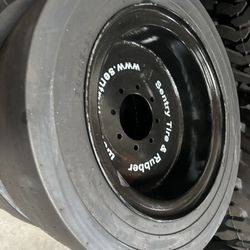 Set Of 4 Duromax Bobcat Tire 12x16.5 Smooth Tread $3700 