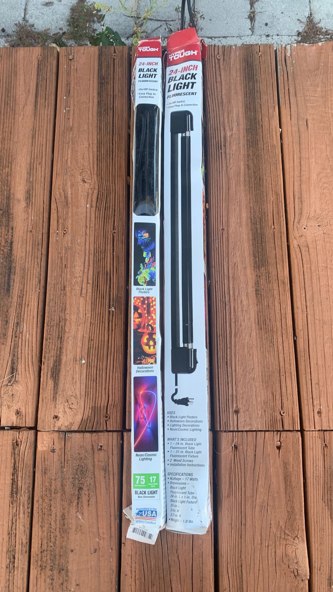 24 " fluorescent blacklight with on/off switch and installation screws