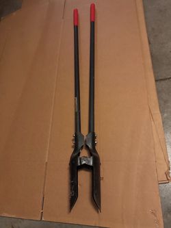 Razorback Post hole digger