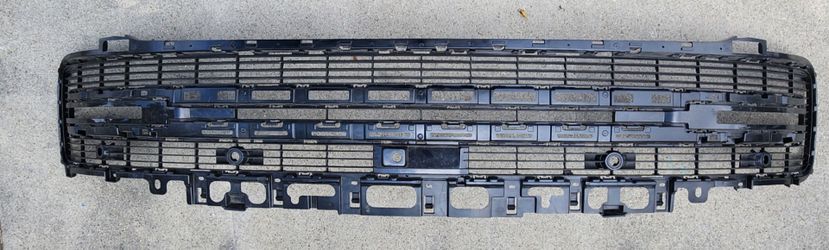RANGE ROVER VOGUE L460 Front Bumper LOWER GRILLE ASSEMBLY 2021 2022 2023 2024