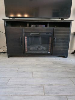 Entertainment center/TV stand w/ Electric Fireplace