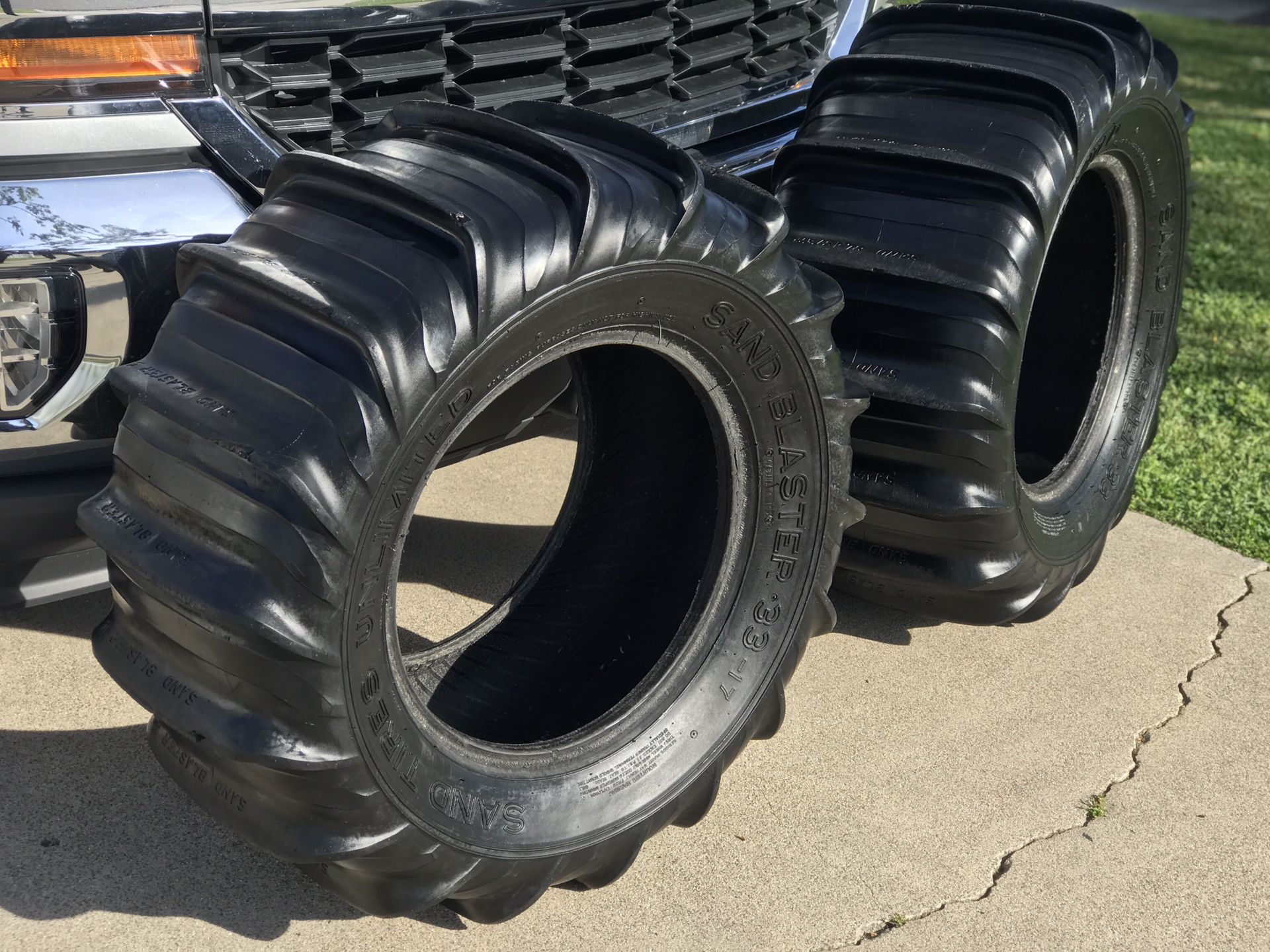 33R17 Sand Tires Unlimited Sand Blaster II for Sale in Anaheim, CA