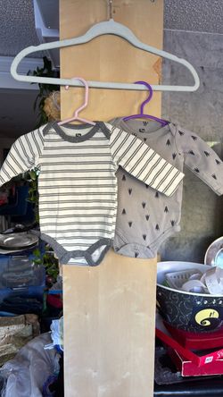Hudson baby long sleeve onesie pair size 0-3 months