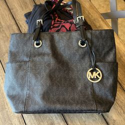 Michael Kors Purse, Authentic, Excellent Condition 