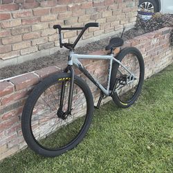 Throne trading for Street co