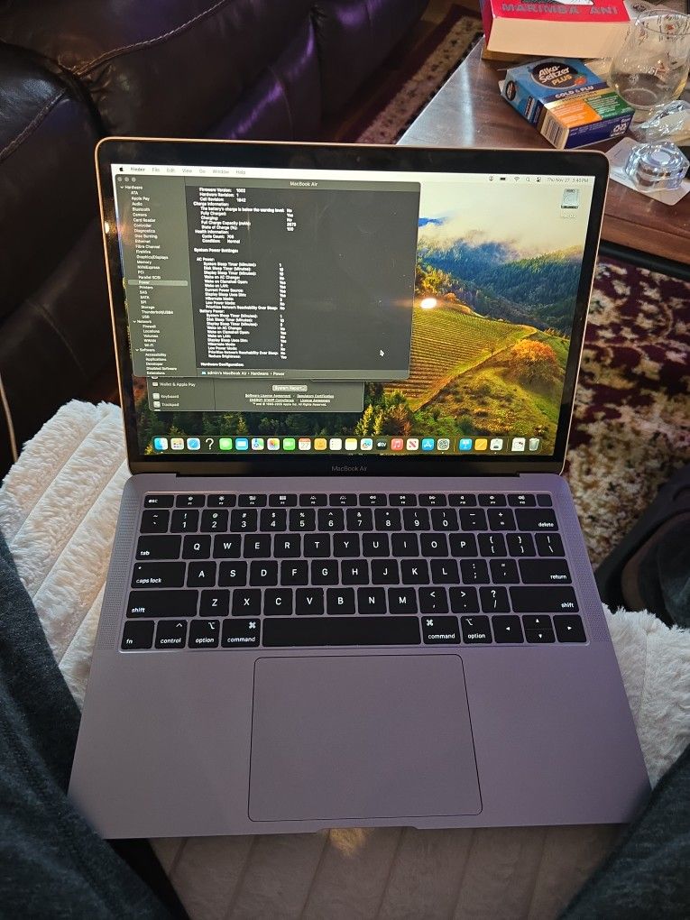 Gently Used 13" MacBook Air 2019 1.8 IntelCore I5