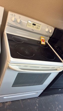 Nice Kenmore electric stove gloss top range