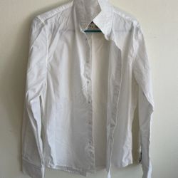 A fashionable white shirt