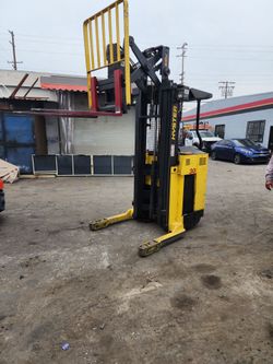 Hyster reach