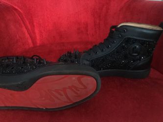 Sneakers size 7