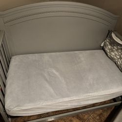 Baby Crib/ Cuna De Bebe 