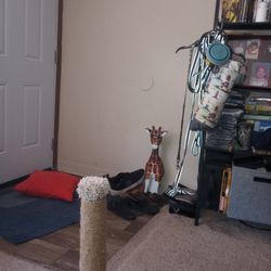 Hard Wood Giraffe Statue 