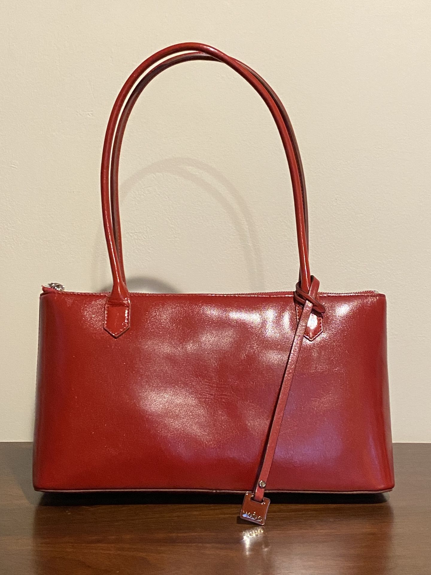 HOBO brand Lola top-grain leather shoulder bag with dust bag - beautiful shade of crimson/rouge/red - BRAND NEW