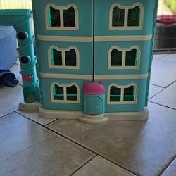 Doll House- Gabby's Dollhouse