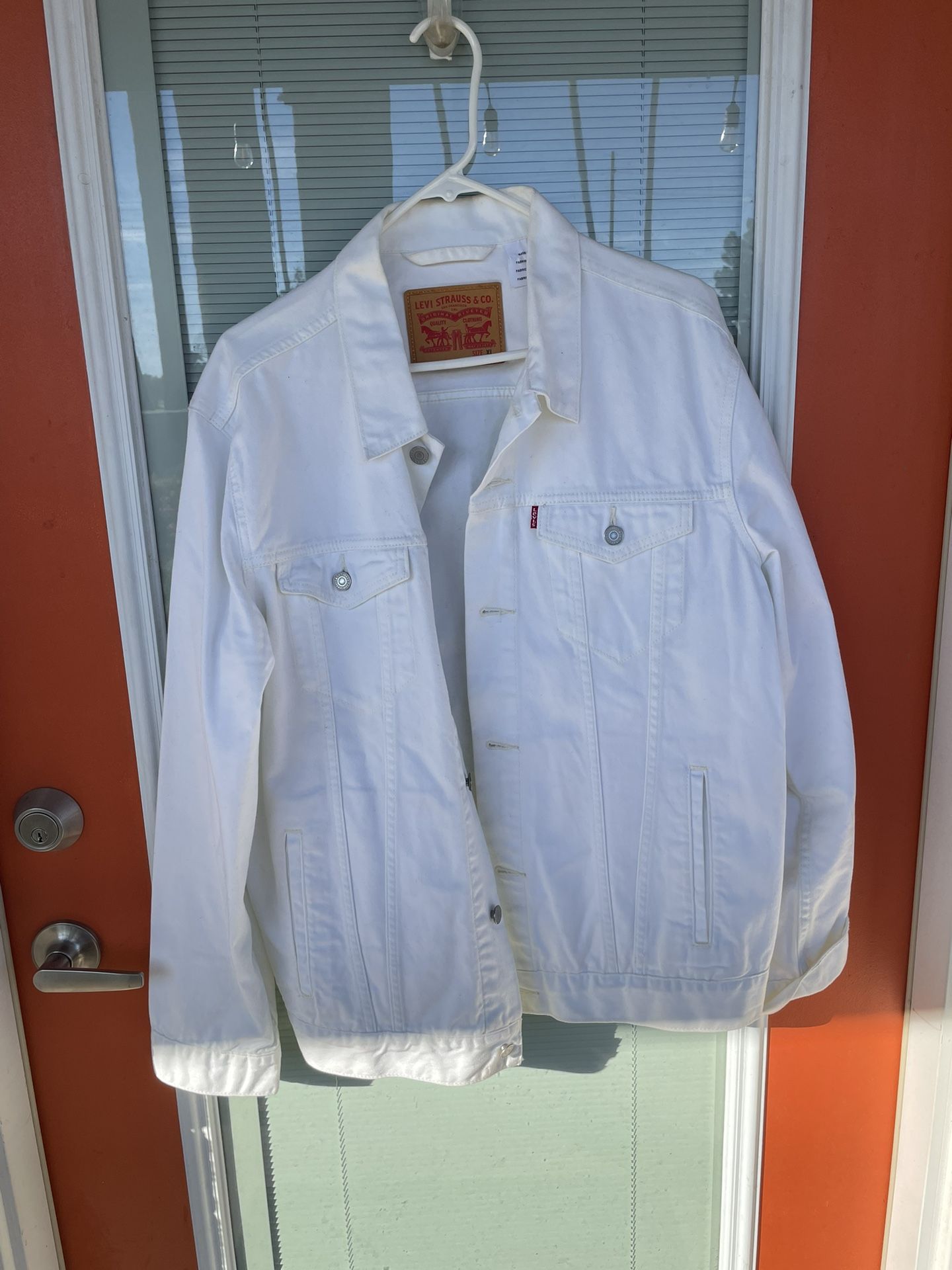 Mens Extra Large White Levi Jacket