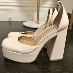 steve madden white block platform heels (MISSING 1 STRAP)