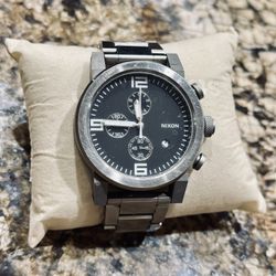 NIXON DODGE THE RIDE WATCH