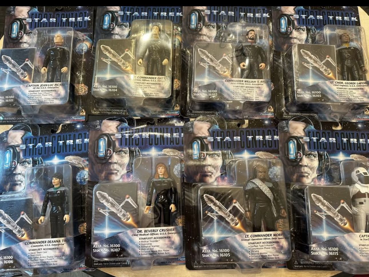 Lot of 8 new Star Trek first contact action figures from the 90’s