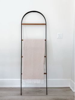 Carmen Arched Display Ladder by Magnolia - Excellent Condition