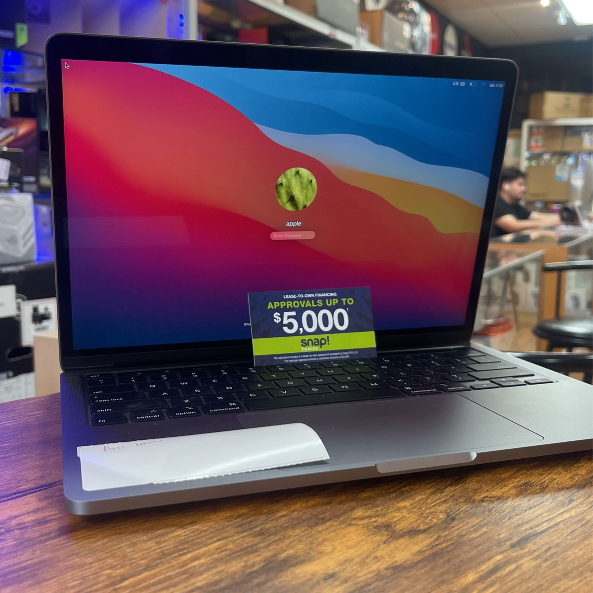 2020 13”MacBook Pro I7 32Ram 1TB SSD
