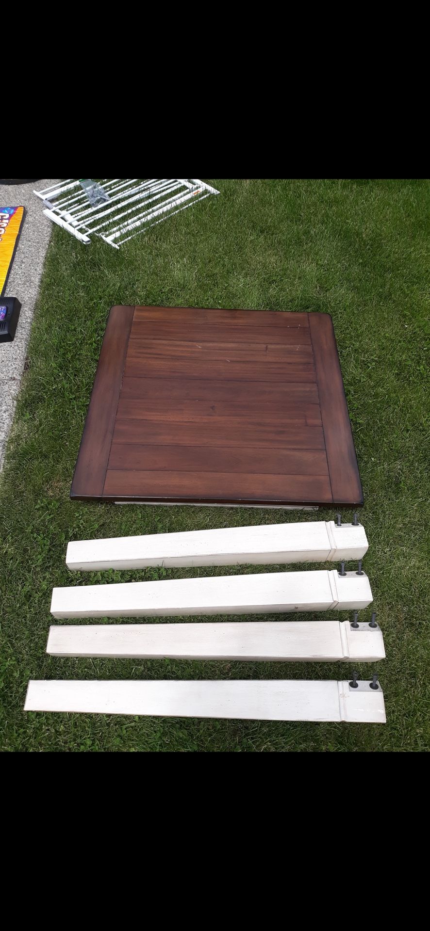 Pike & Main Dining Table