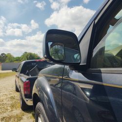 2005 Nissan Pathfinder SUV Side Mirrors