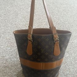 Authentic Louis Vuitton Monogram USA Exclusive Leather tote
