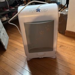 Eye Pet Vac Touchless Vacuum