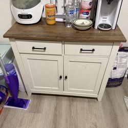 Kitchen cabinet organizer