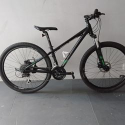 BICYCLE GIANT 24 SPEED SIZE 27,5 BRAND NEW 